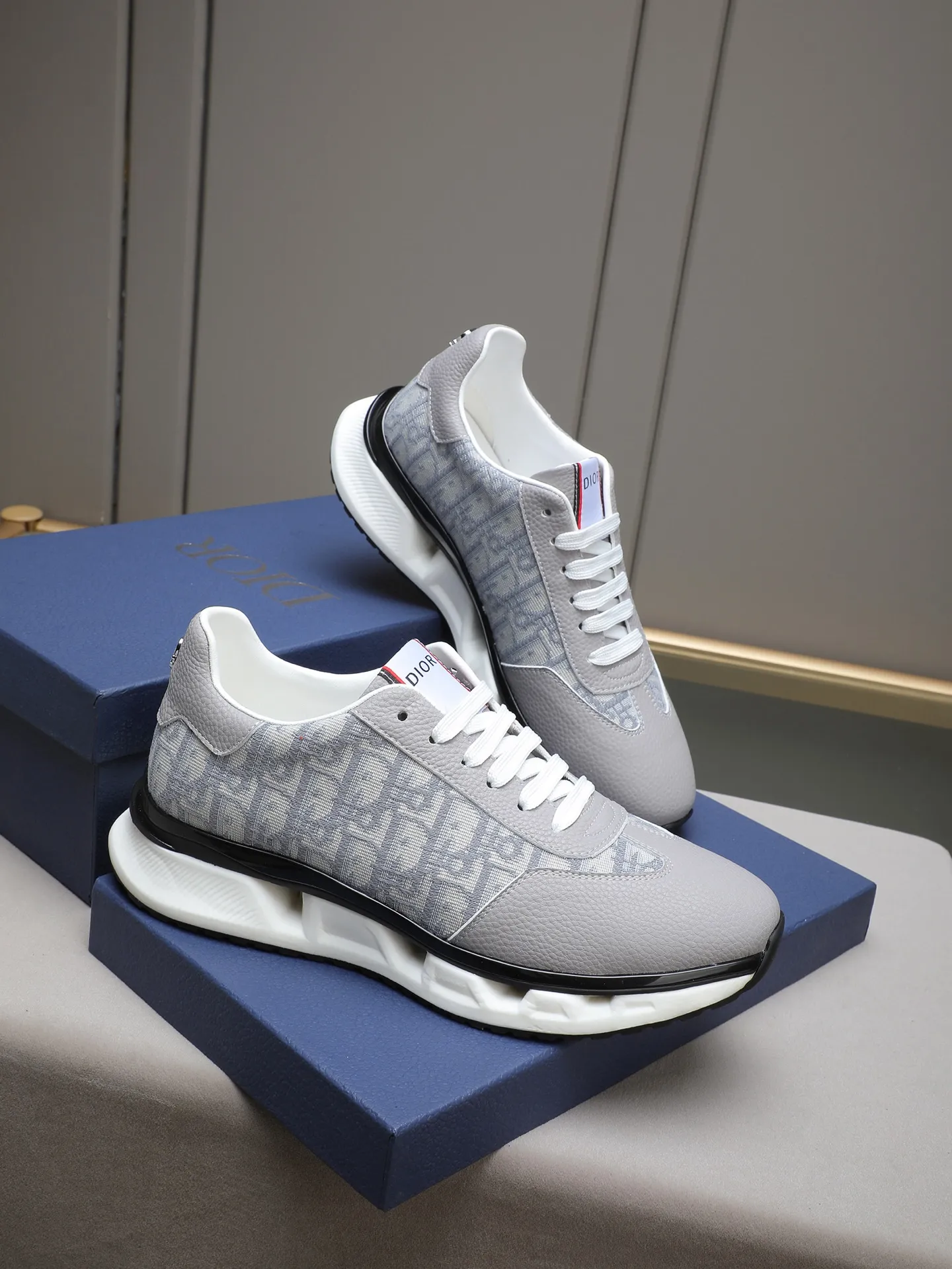 PP460 New Dior🆕The latest men's casual sports shoes, the upper is made of imported cowhide➕Dior's special material! Breathable sheepskin. The TPU blade base is lightweight and wear-resistant! Size:38-44 (45 customized)